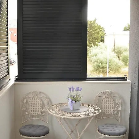 Laura Apartment